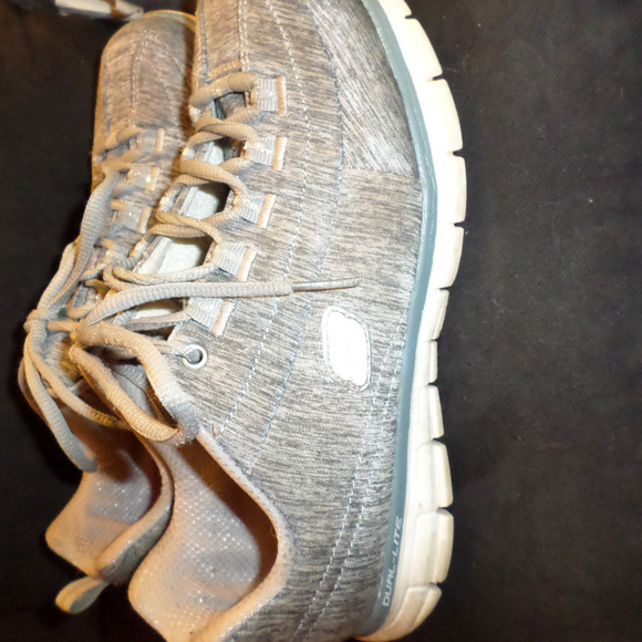 skechers elite tennis shoes